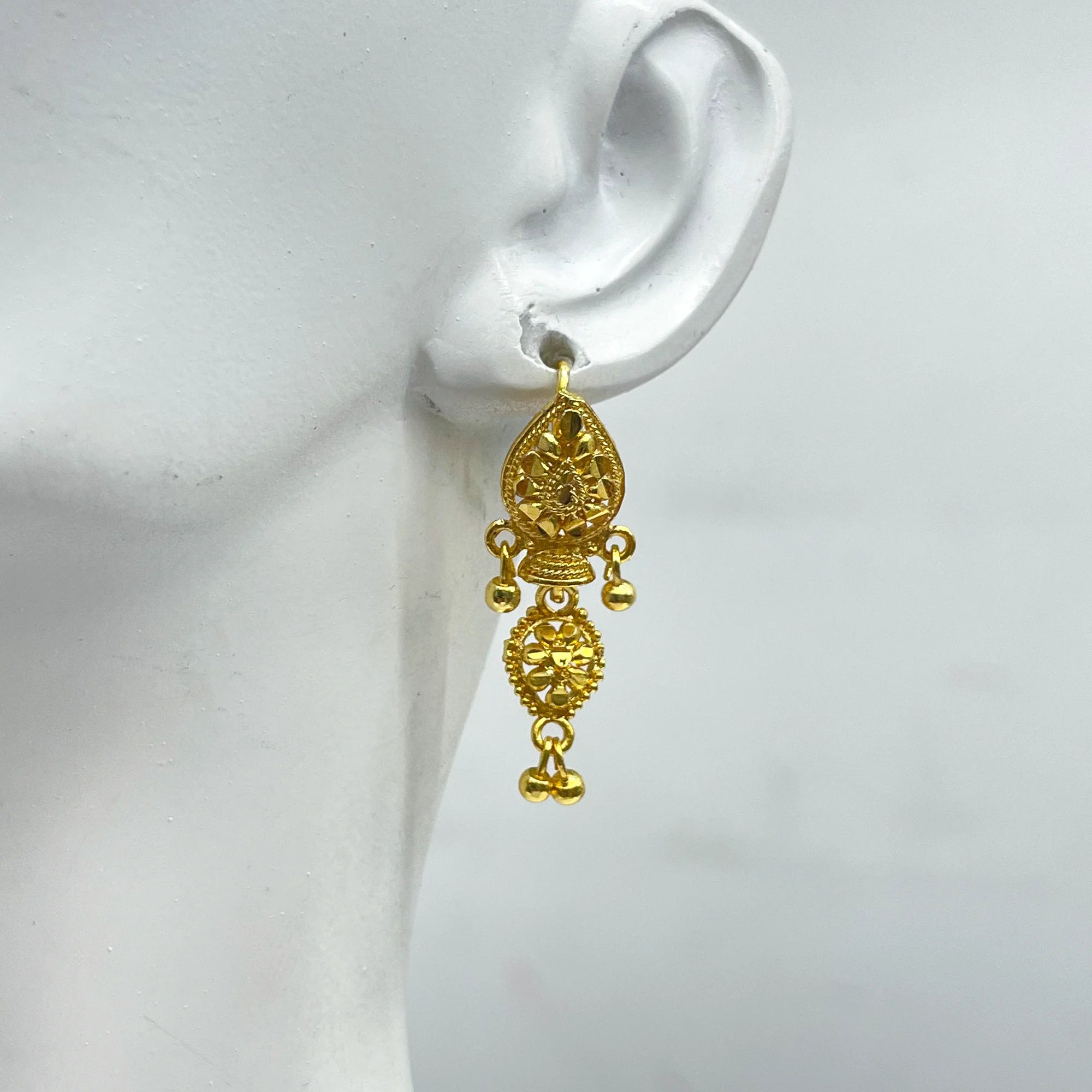 pakistani earring, girl wearing earrings, dainty earrings