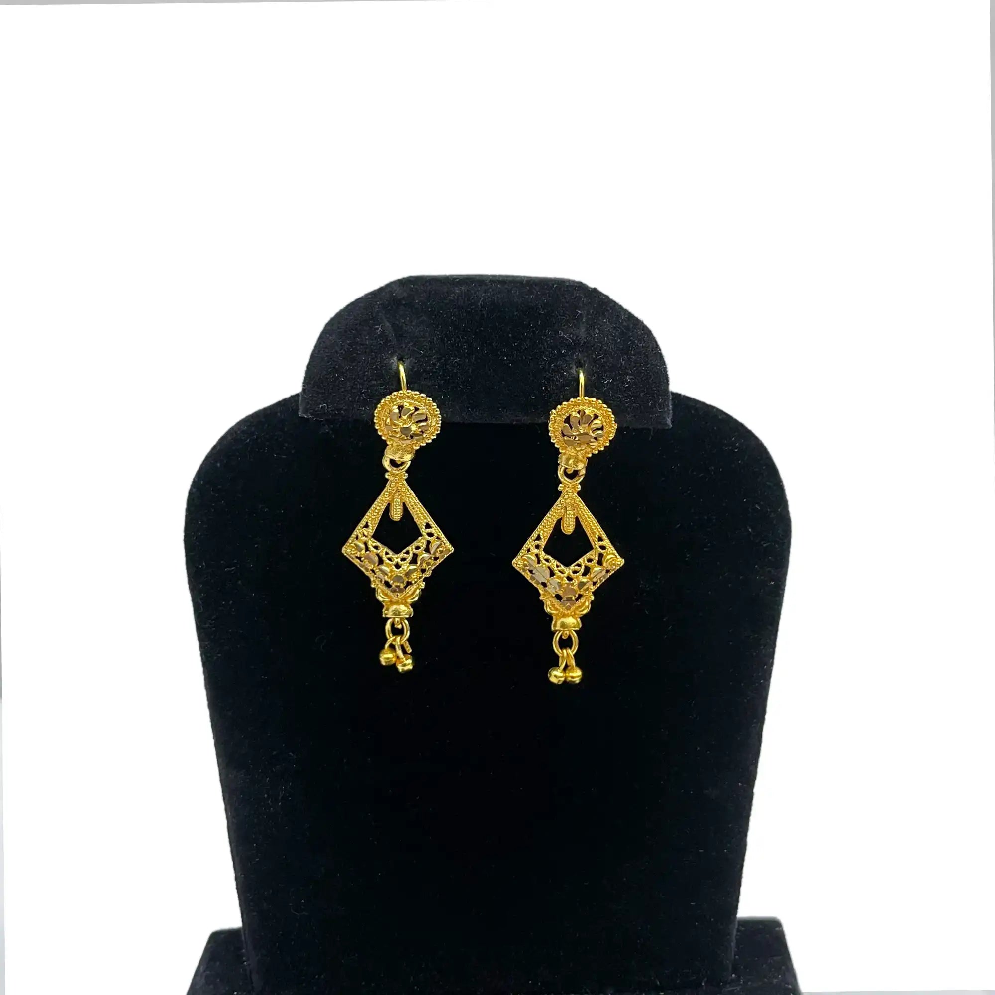 gold earrings, drop earrings, bollywood earrings, indian jewelry
