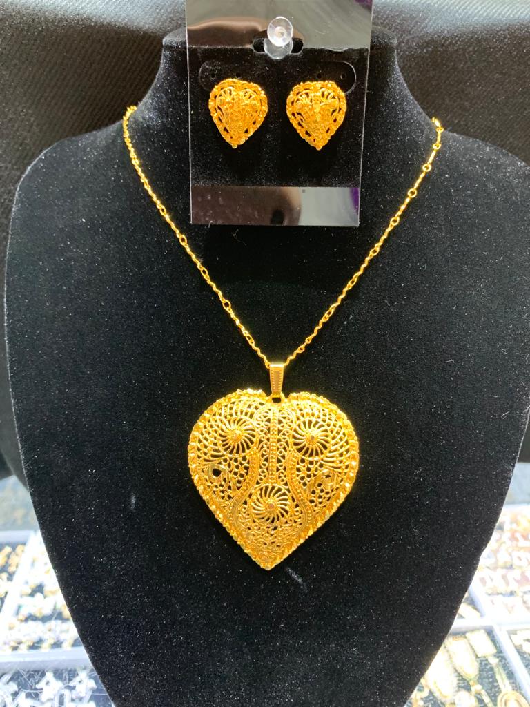 24 Karat Gold Plated Necklace with Earrings NK 105